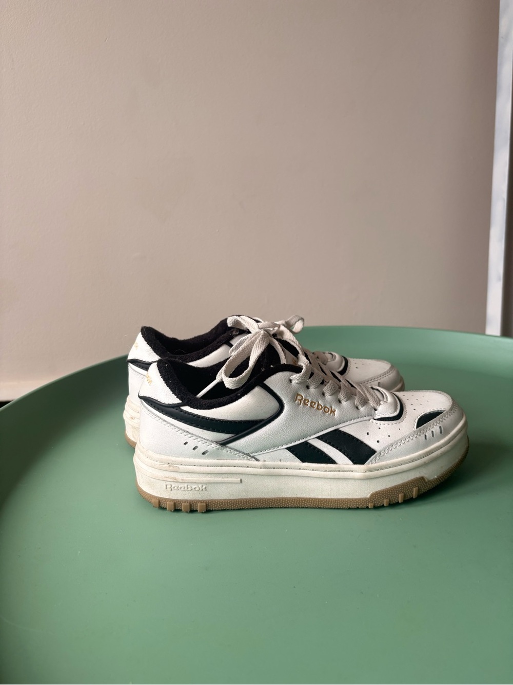 Reebok Sneakers